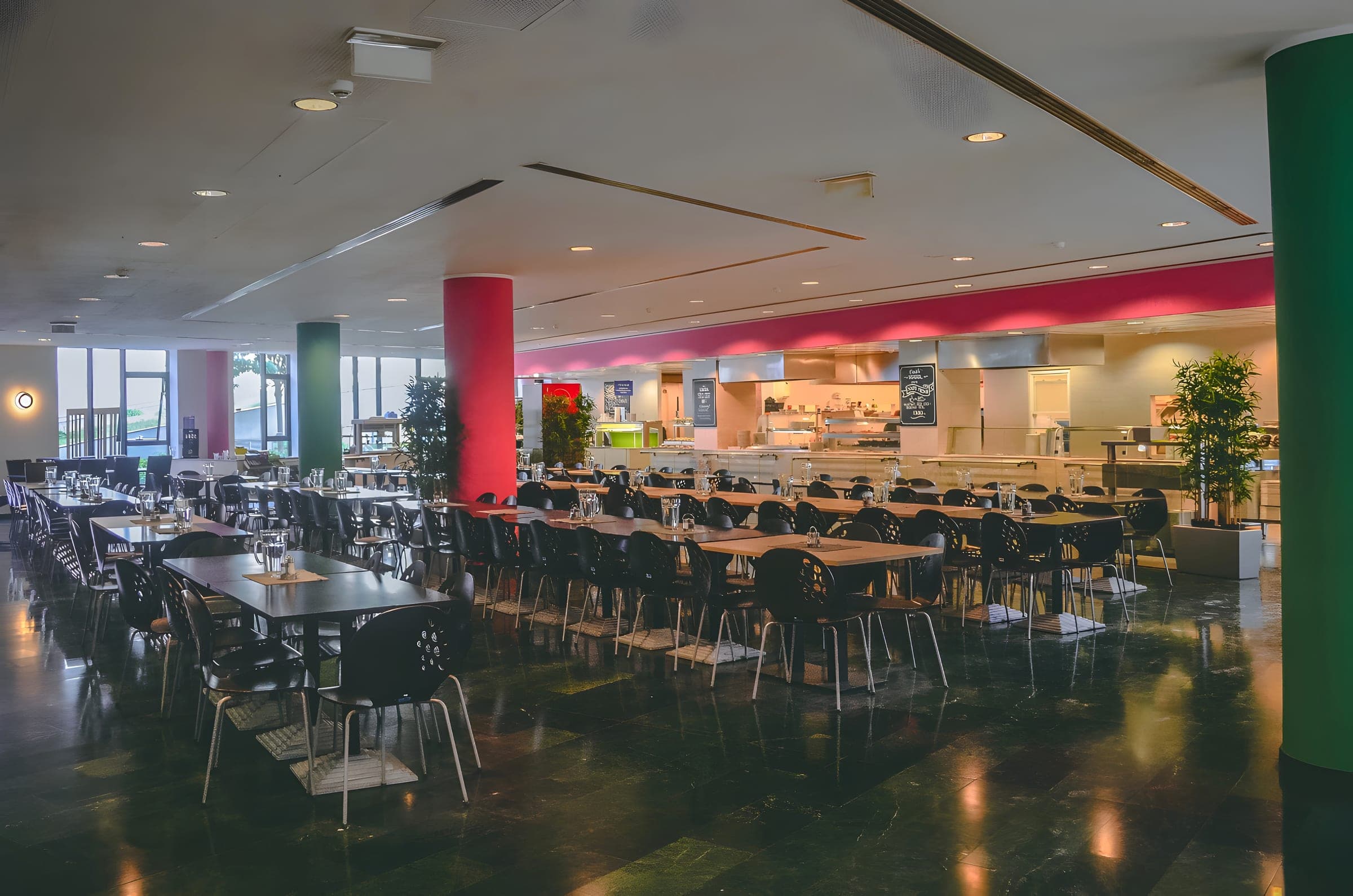 The ground‑floor restaurant beside the lobby